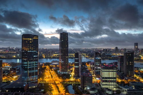 每日昱言丨潘功勝 推出房地產支持政策組合,用市場化方式加快推動存量商品房去庫存